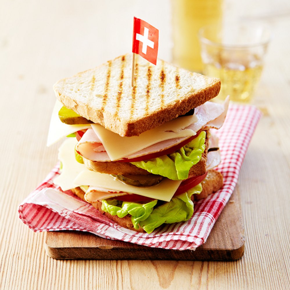 XXL-Sandwich mit Schweizer Emmentaler AOP