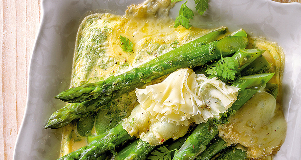 Grüner Spargel gratiniert mit Tête de Moine AOP