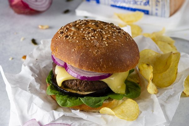 Cheeseburger mit Aubergine und Appenzeller® Käse