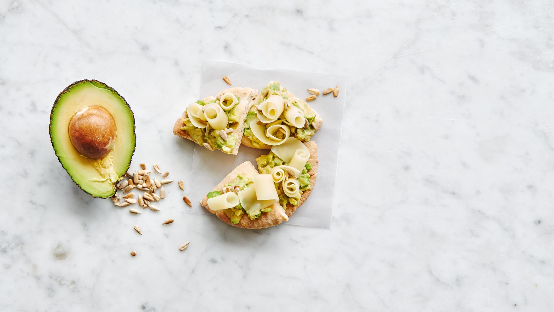 Pita mit Avocado und Schweizer Emmentaler AOP