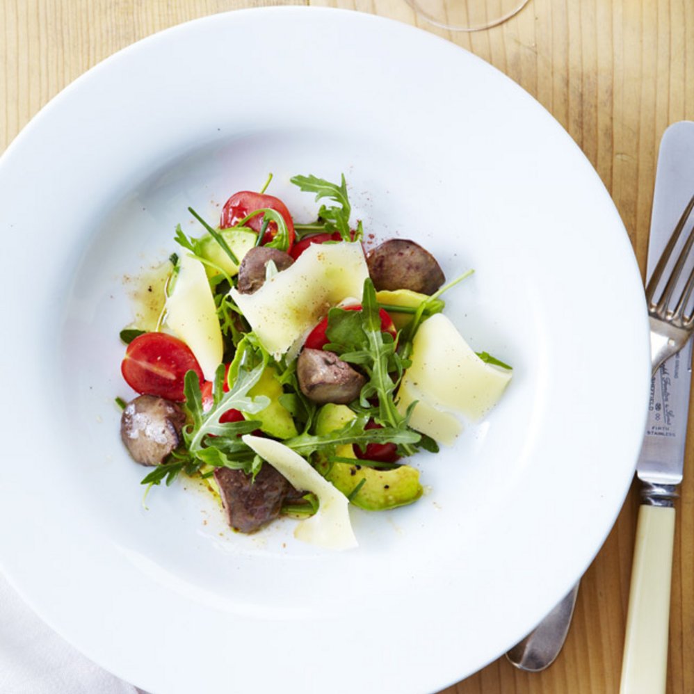 Gourmetsalat mit Hühnerleber und Schweizer Emmentaler AOP