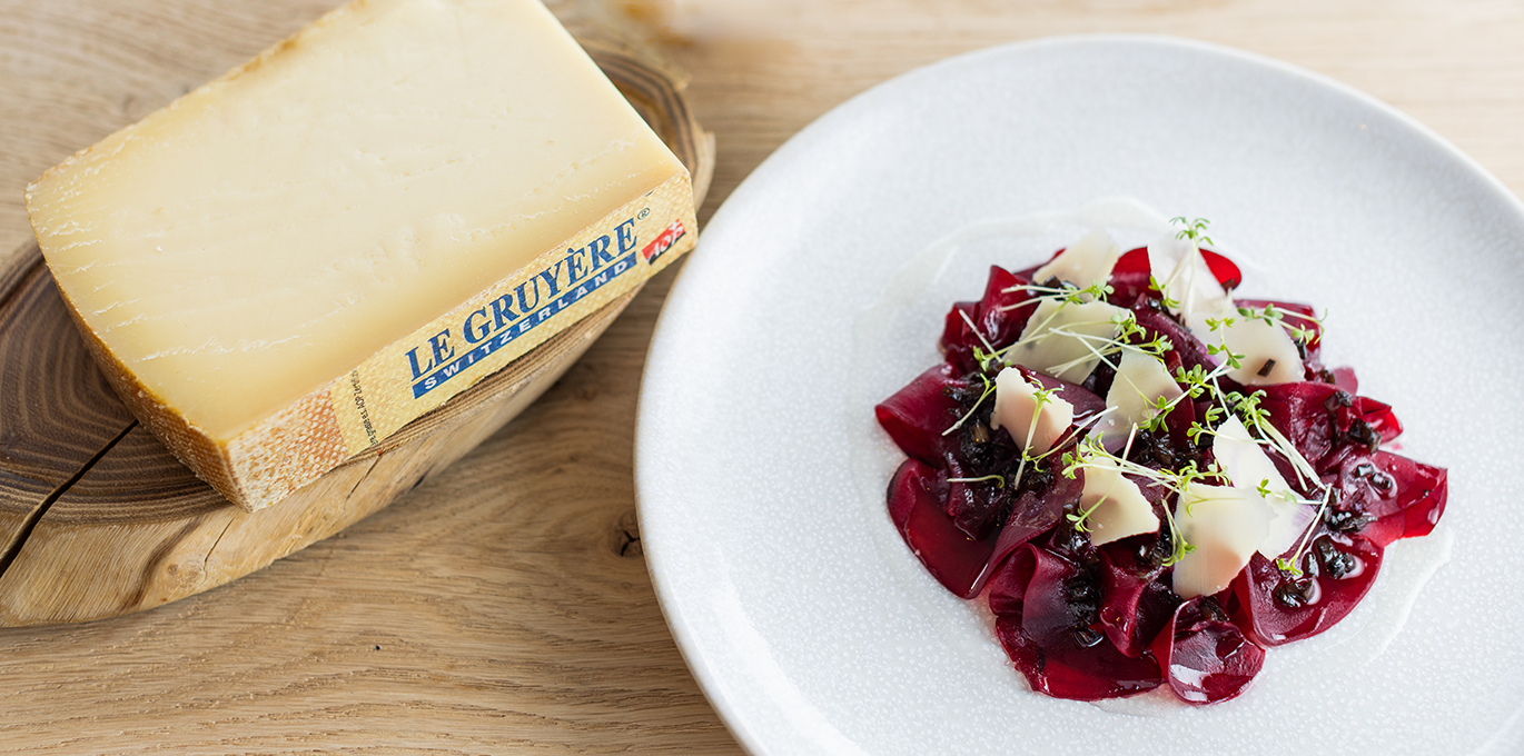 Rote Bete Carpaccio mit Le Gruyère AOP