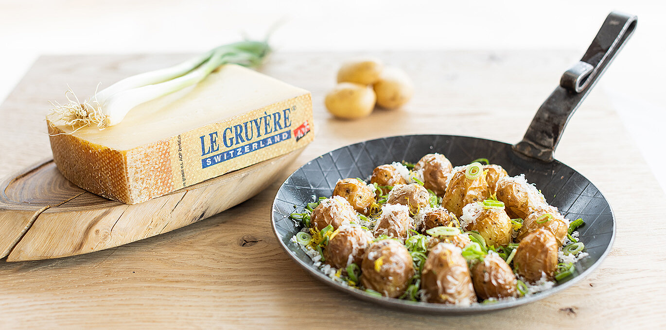 Ofenkartoffeln mit Kräutern und Le Gruyère AOP