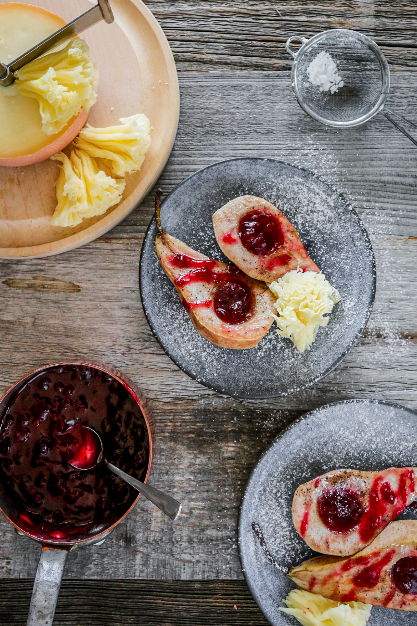 Ofenbirnen mit Preiselbeeren und Tête de Moine AOP | Schweizer Käse