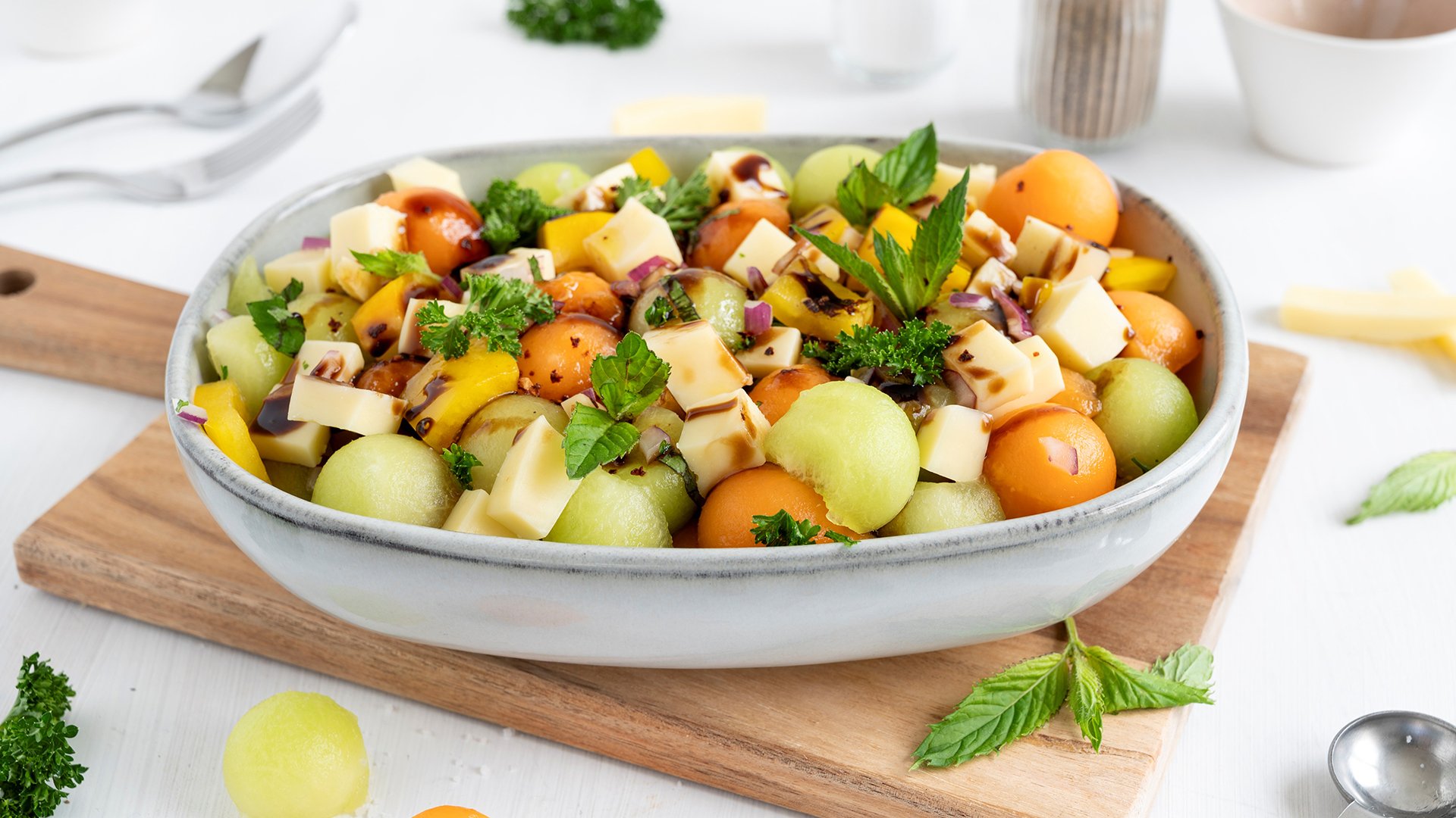 Melonensalat mit Schweizer Tilsiter