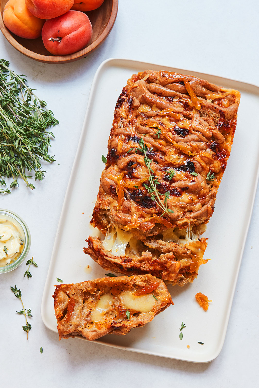 Buchweizen-Dinkelbrot mit Le Gruyère AOP und Aprikosen | Schweizer Käse