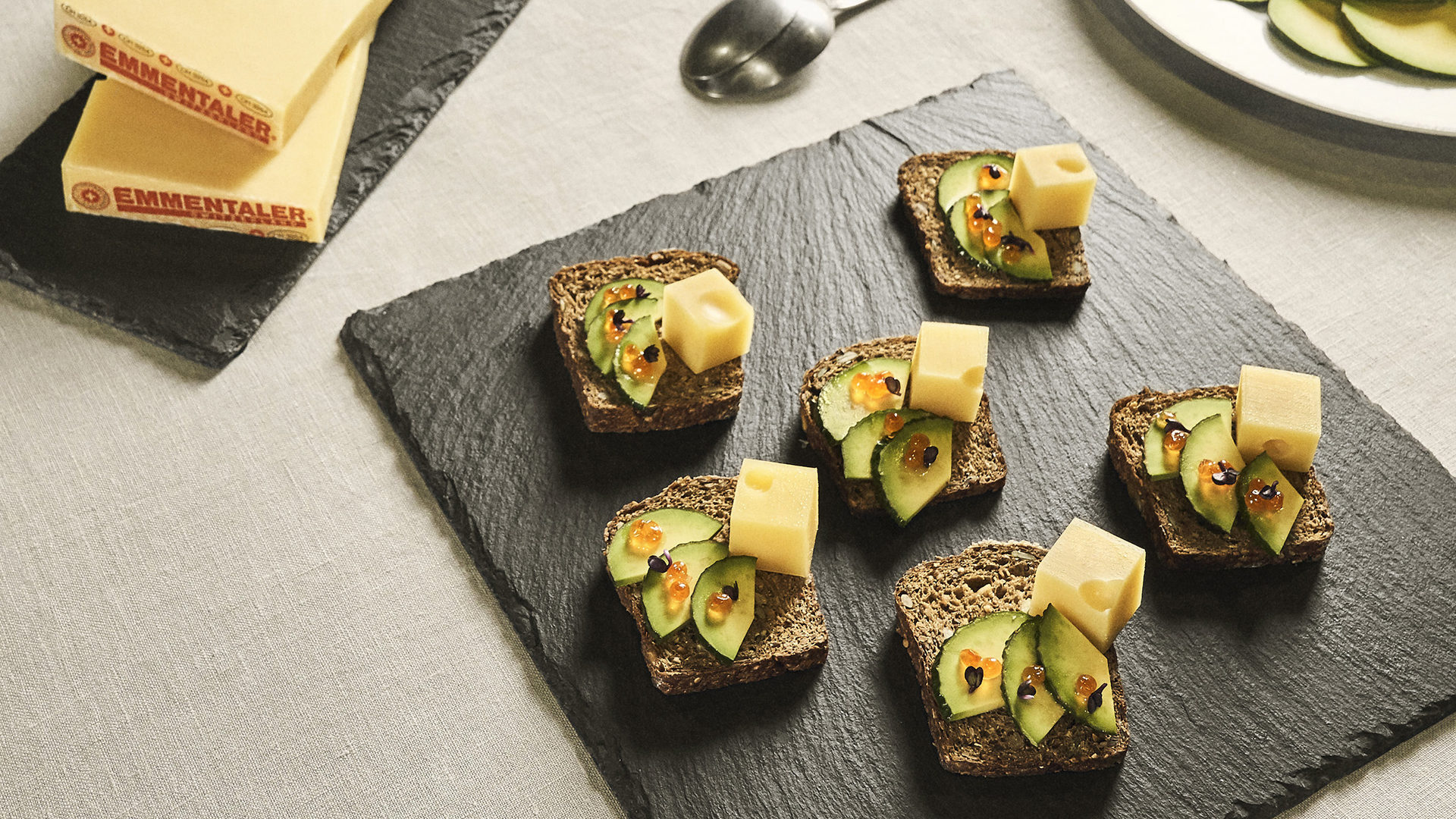 Avocado-Häppchen mit Schweizer Emmentaler AOP