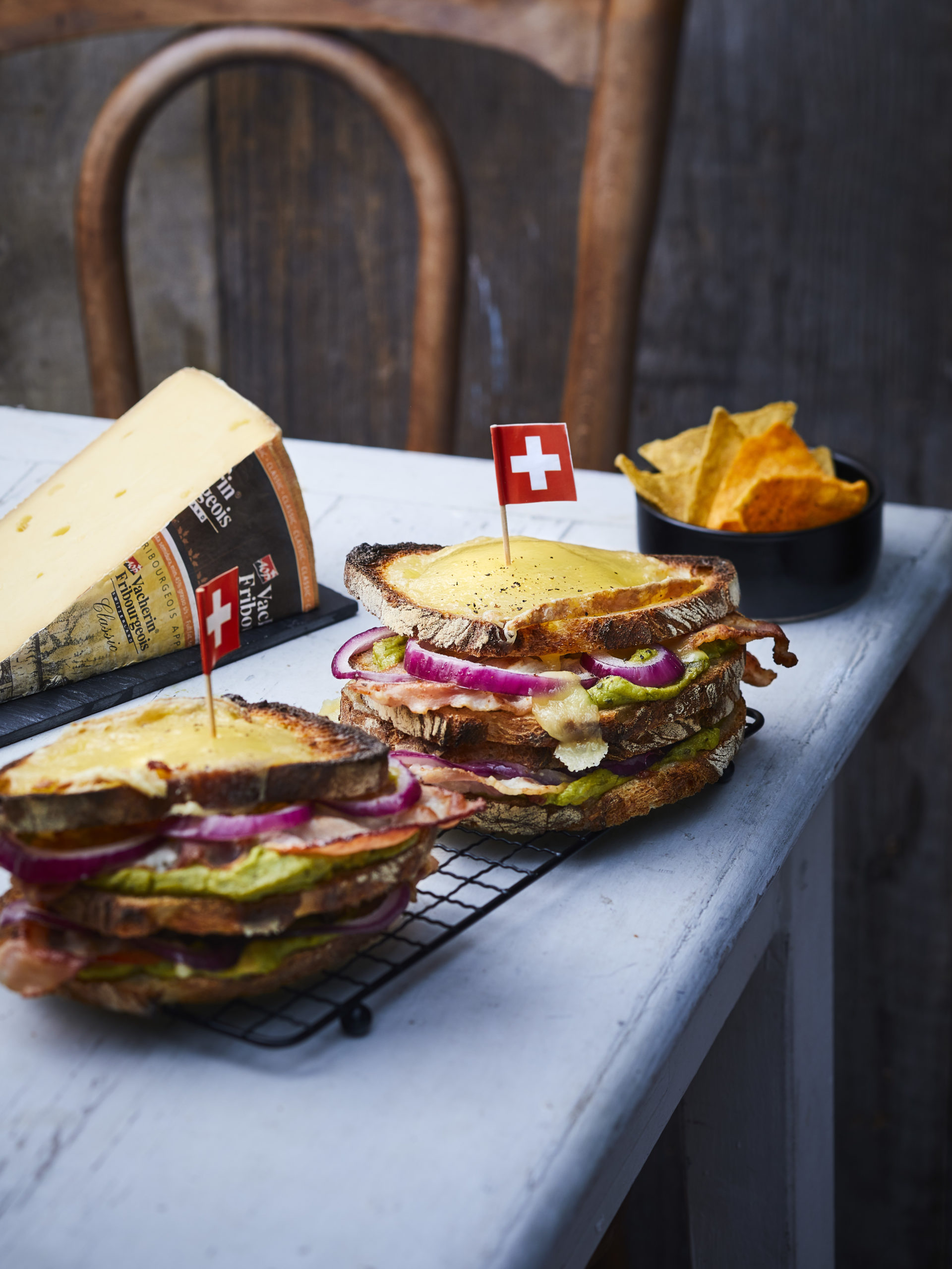 Guacamole-Bacon-Sandwich mit Vacherin Fribourgeois AOP