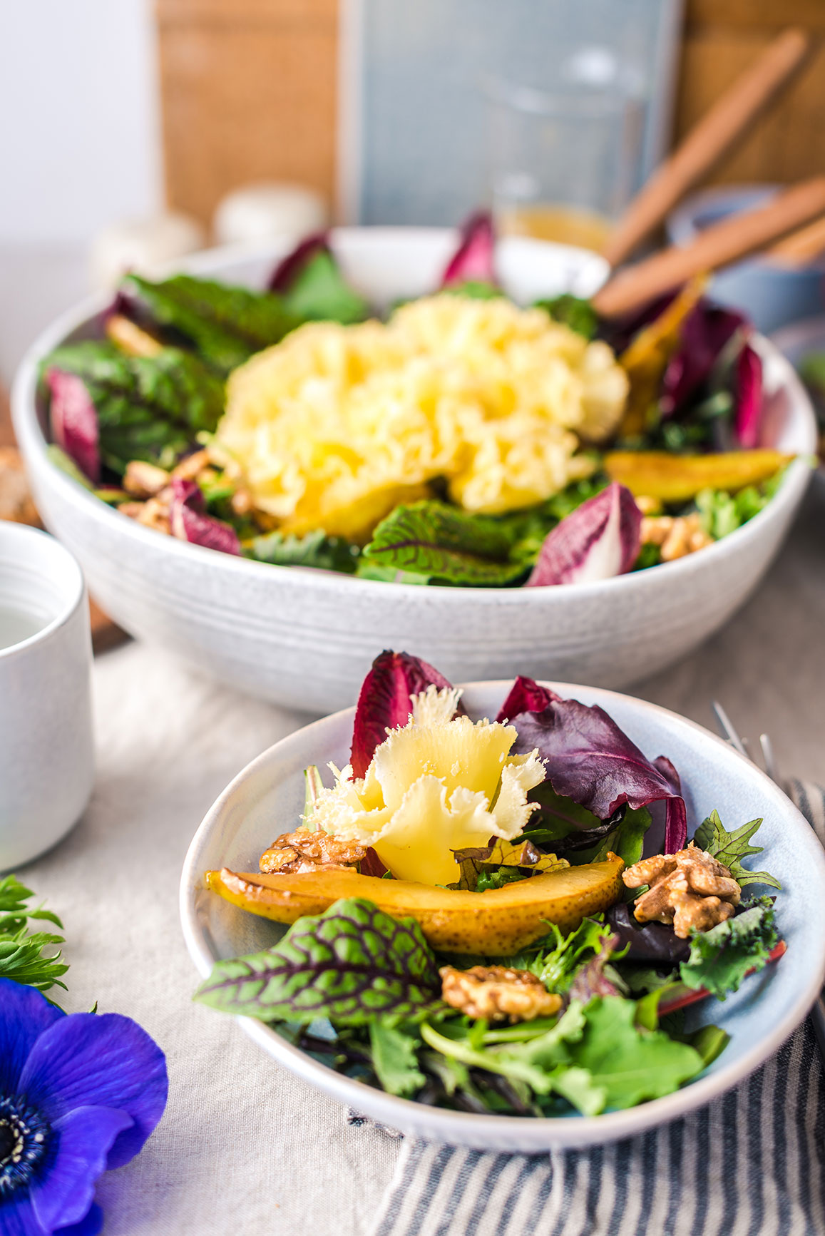 Birnen-Walnuss-Salat mit Tête de Moine AOP