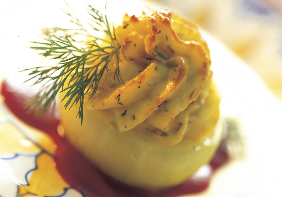 Kohlrabi gefüllt mit Gruyère-Kartoffeln an Rote Beete Sauce