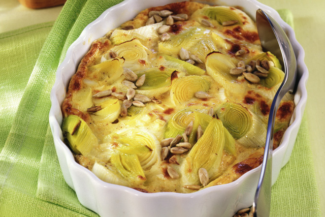 Lauchgratin mit Sonnenblumenkernen und Schweizer Emmentaler AOP