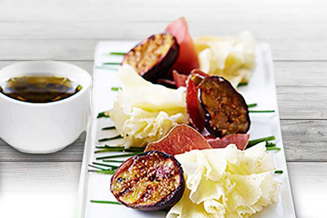 Gegrillte Feigen mit Tête de Moine AOP