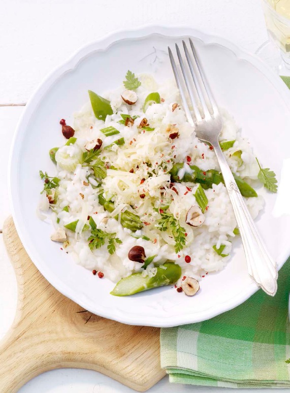 Frühlings-Risotto mit Haselnüssen und Schweizer Emmentaler