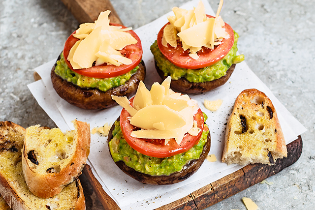 Gegrillte Riesenchampignons mit Bündner Bergkäse