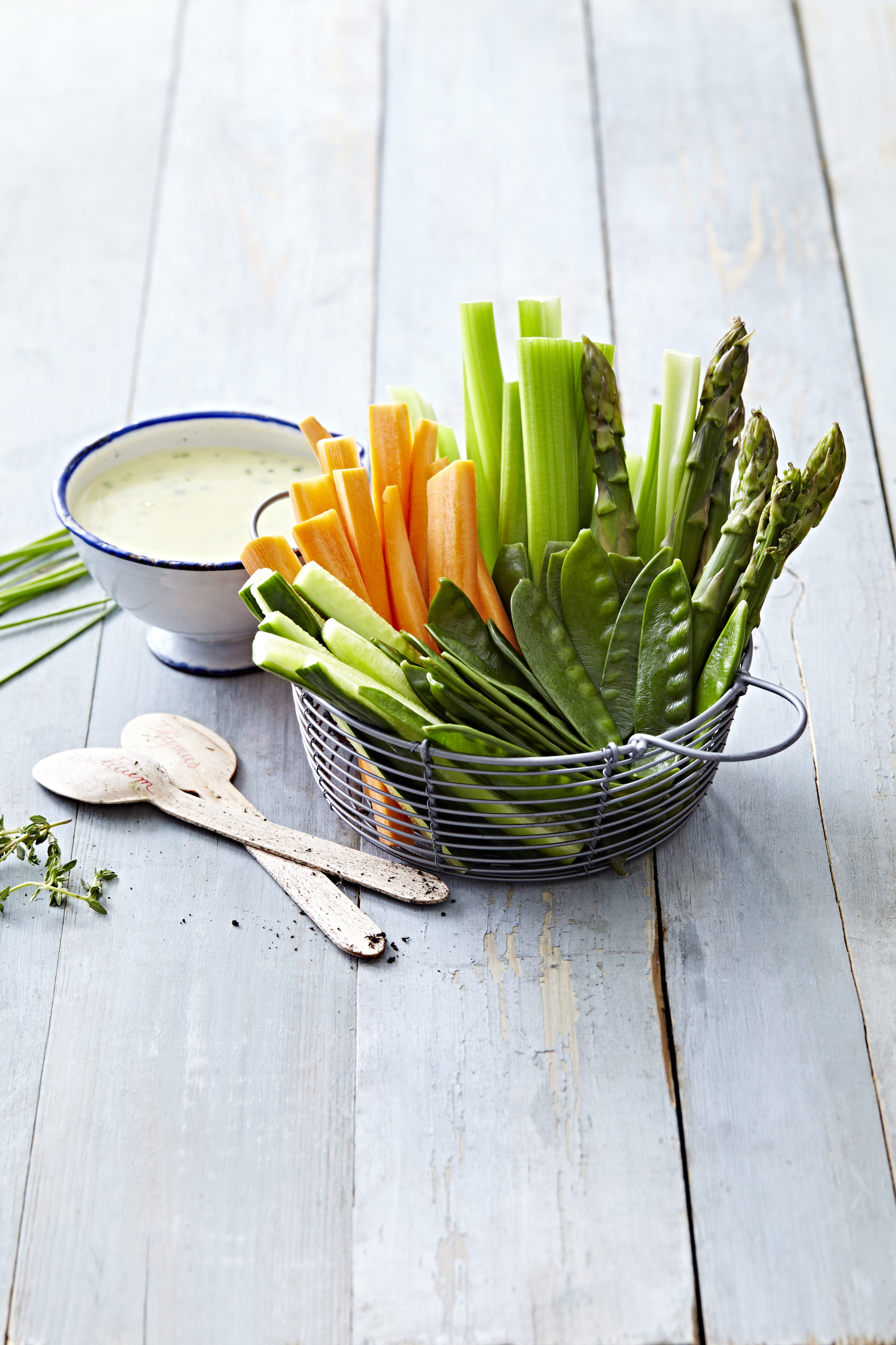 Joghurt-Kräuter-Dip mit Appenzeller® und Schweizer Emmentaler AOP